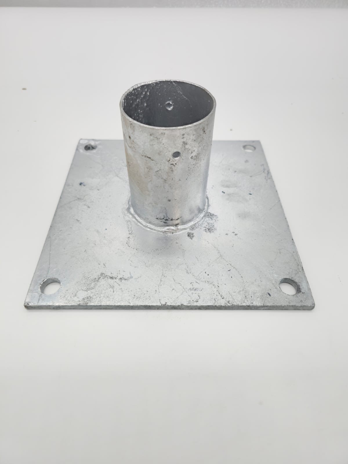 Bodenplatte verzinkt oder grün für Rundpfosten Ø 6 cm