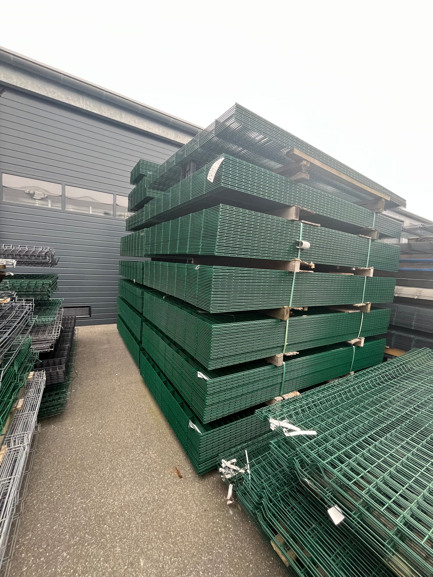 Doppelstabmattenzaun 25 m, 1,63m Hoch, 656 B-Ware Restposten inkl. Pfosten | Saisonabschlusspreis