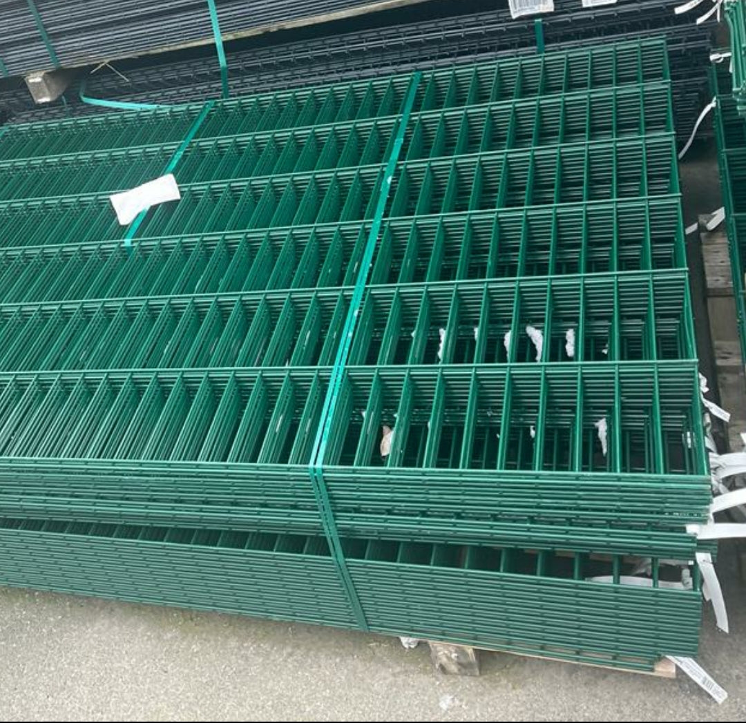 Restposten Doppelstabmattenzaun inkl. Pfosten – 150 m Paket (B-Ware) – Grün RAL 6005