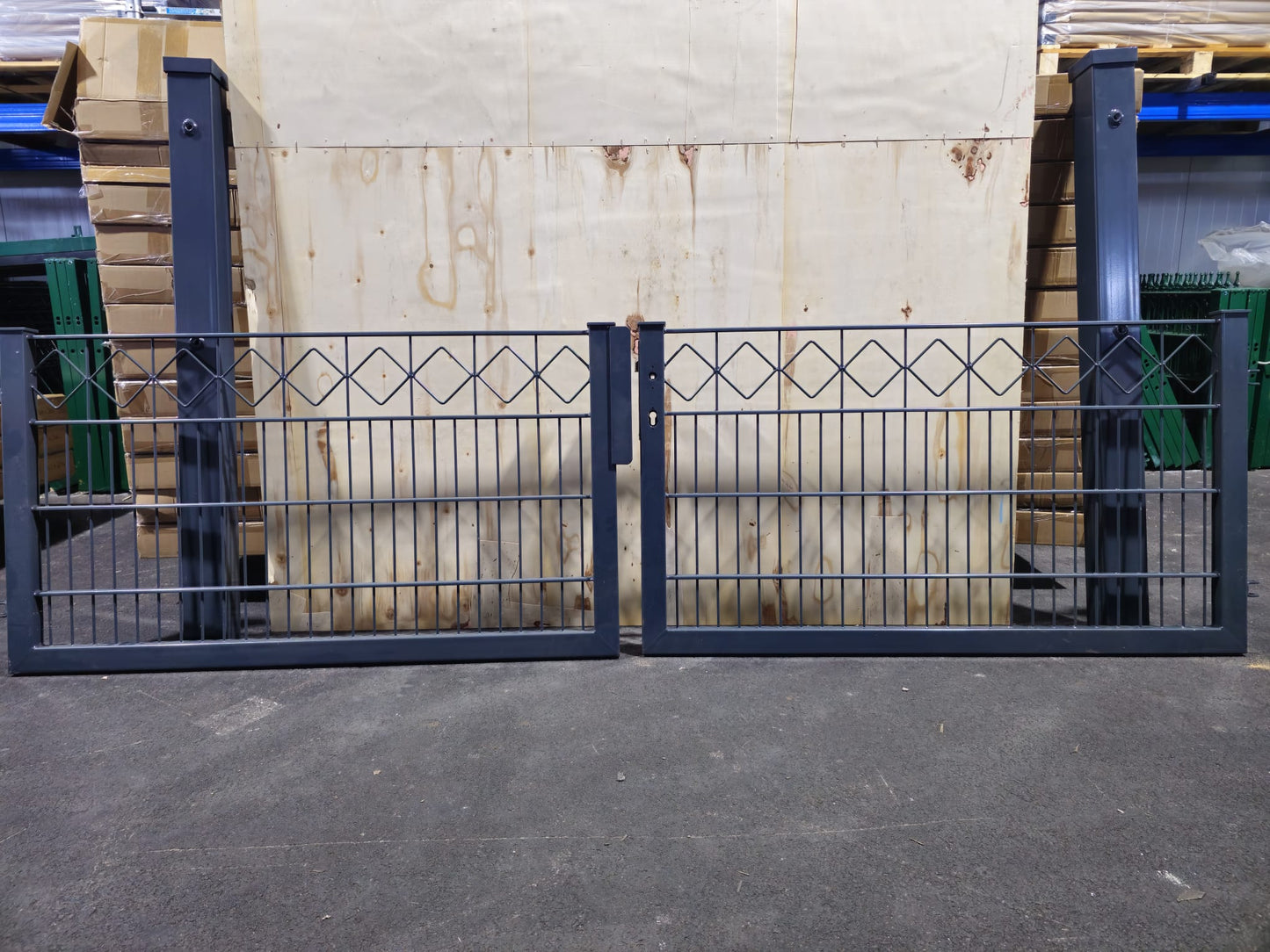 Zweiflügeliges Gartentor 300 × 80 cm – Deko-Raute – Locinox – verz anth – Restposten