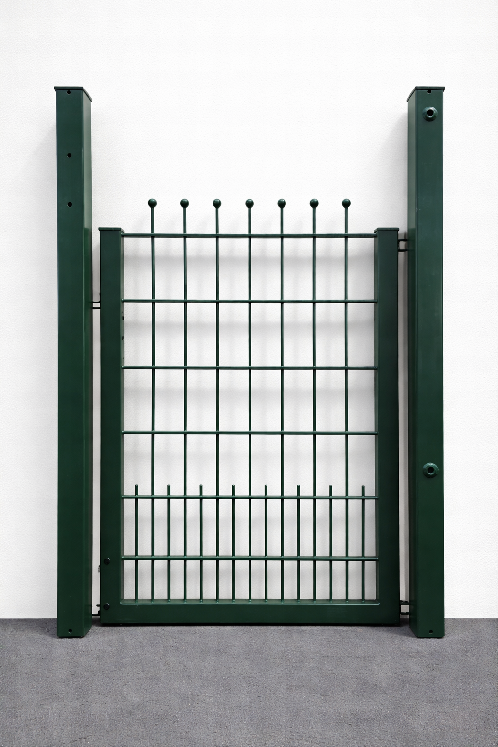 Gartentor 120 cm hoch – 90 cm breit, dekorative Kugeln, verzinkt & grün beschichtet