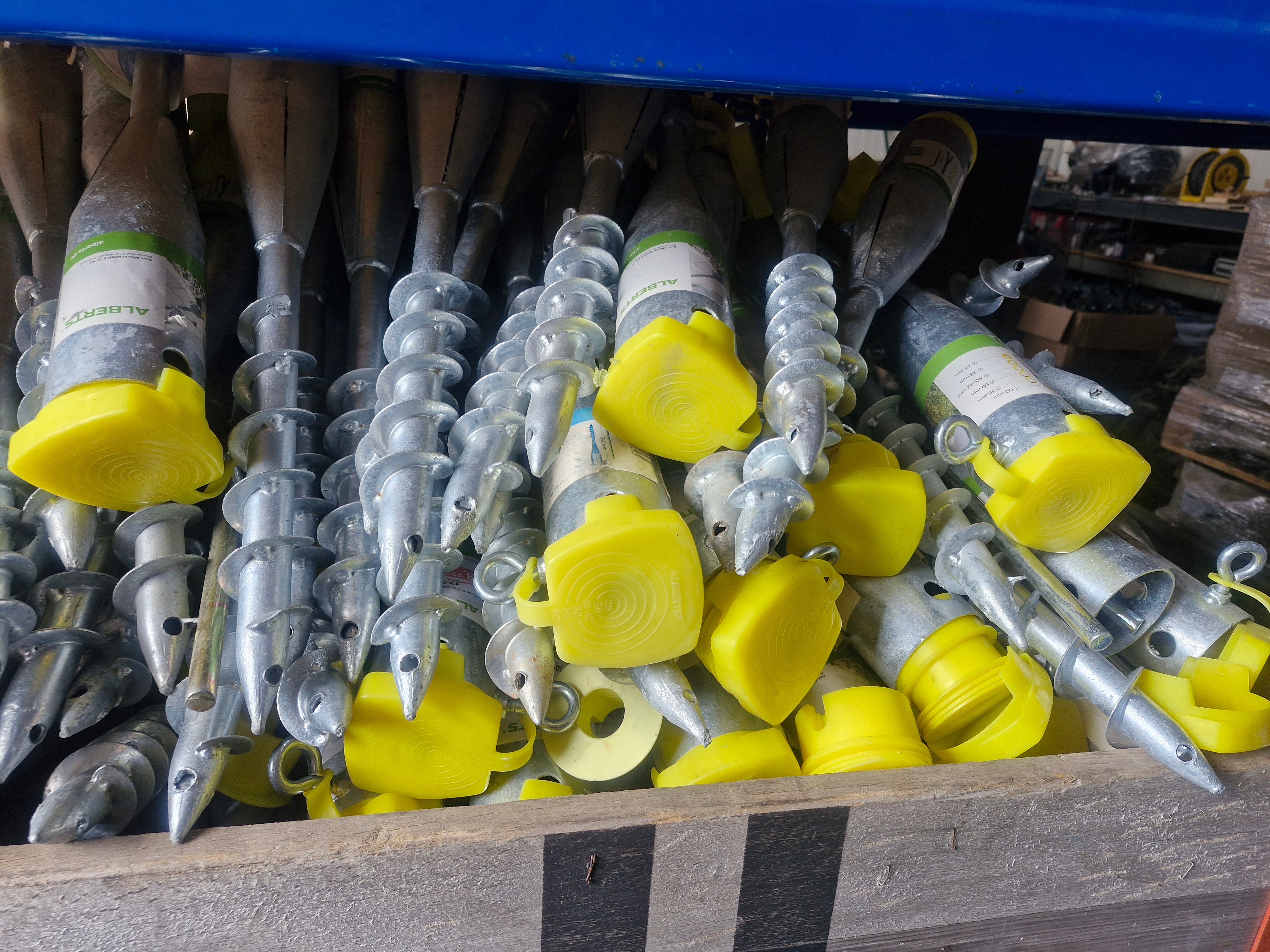 Einschraubbodenhülsen für Rohre  v Alberts für 25mm-60 mm geeignet