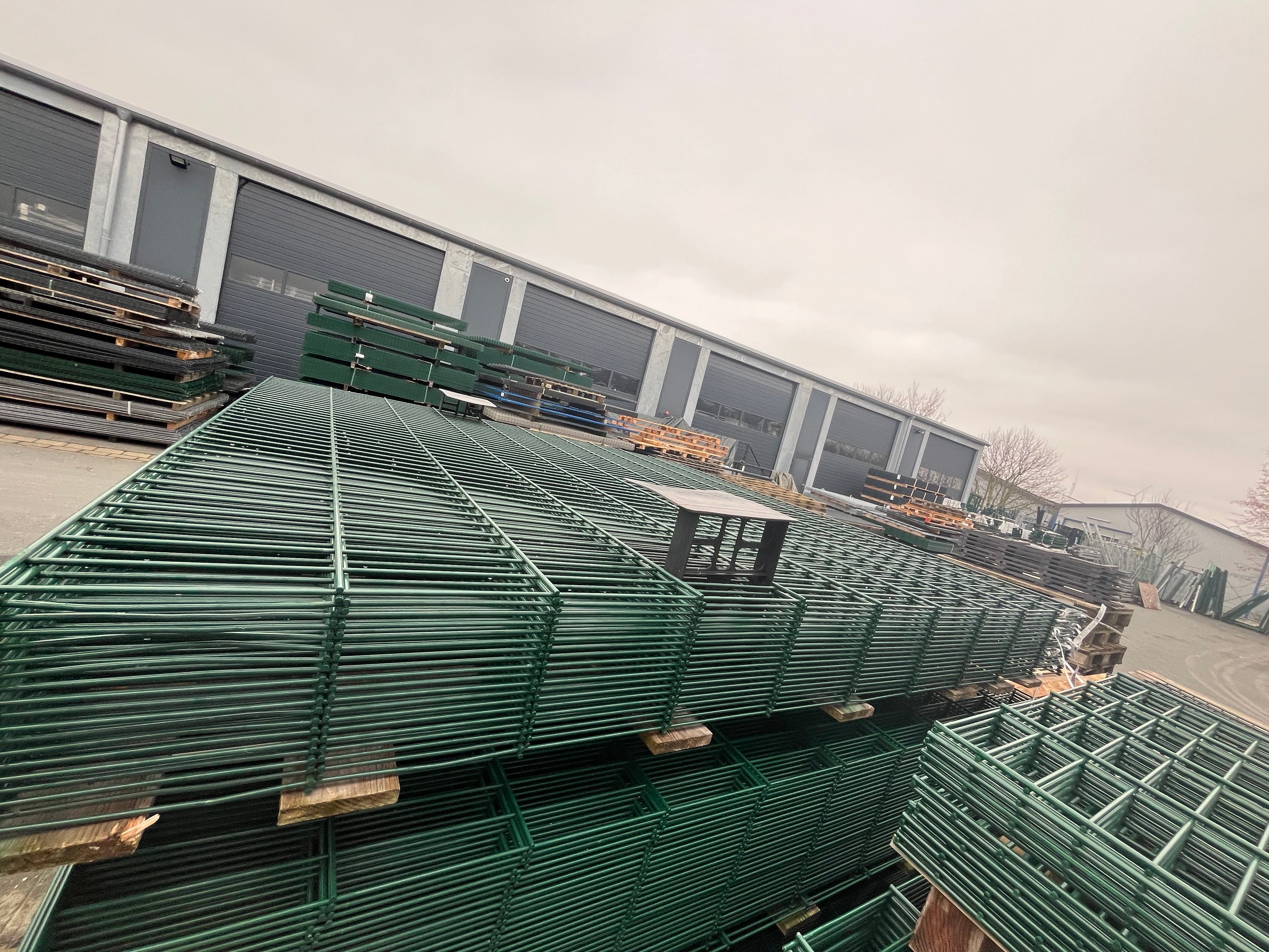 Doppelstabmattenzaun 25 m, 1,83m Hoch 656 B-Ware Restposten inkl. Pfosten | Saisonabschlusspreis