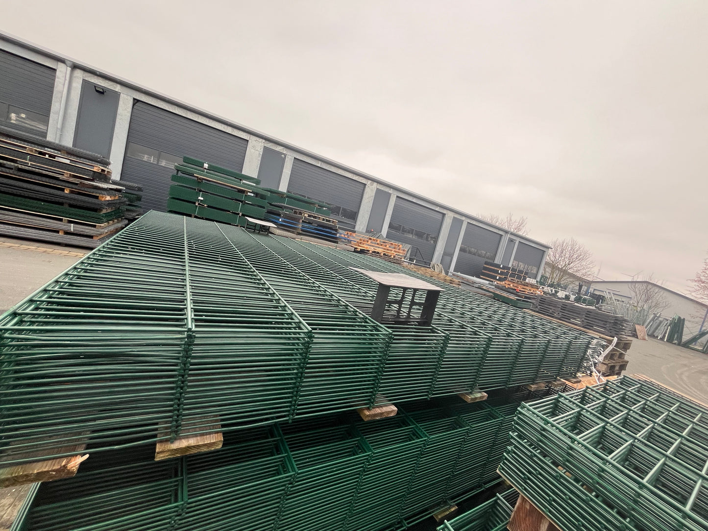 Doppelstabmattenzaun 25 m, 1,83m Hoch 656 B-Ware Restposten inkl. Pfosten | Saisonabschlusspreis