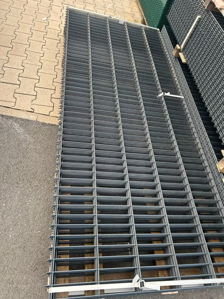 37,5m Doppelstabmattenzaun/ 7016 / 656 / 500€
