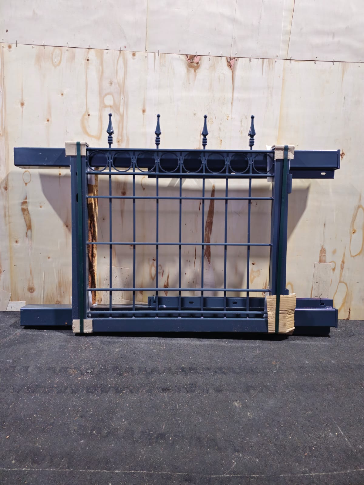 Gartentor verzinkt anthrazit – 80 × 90 cm – Kreisreihe & Spitzen – mit LOCINOX Schloss