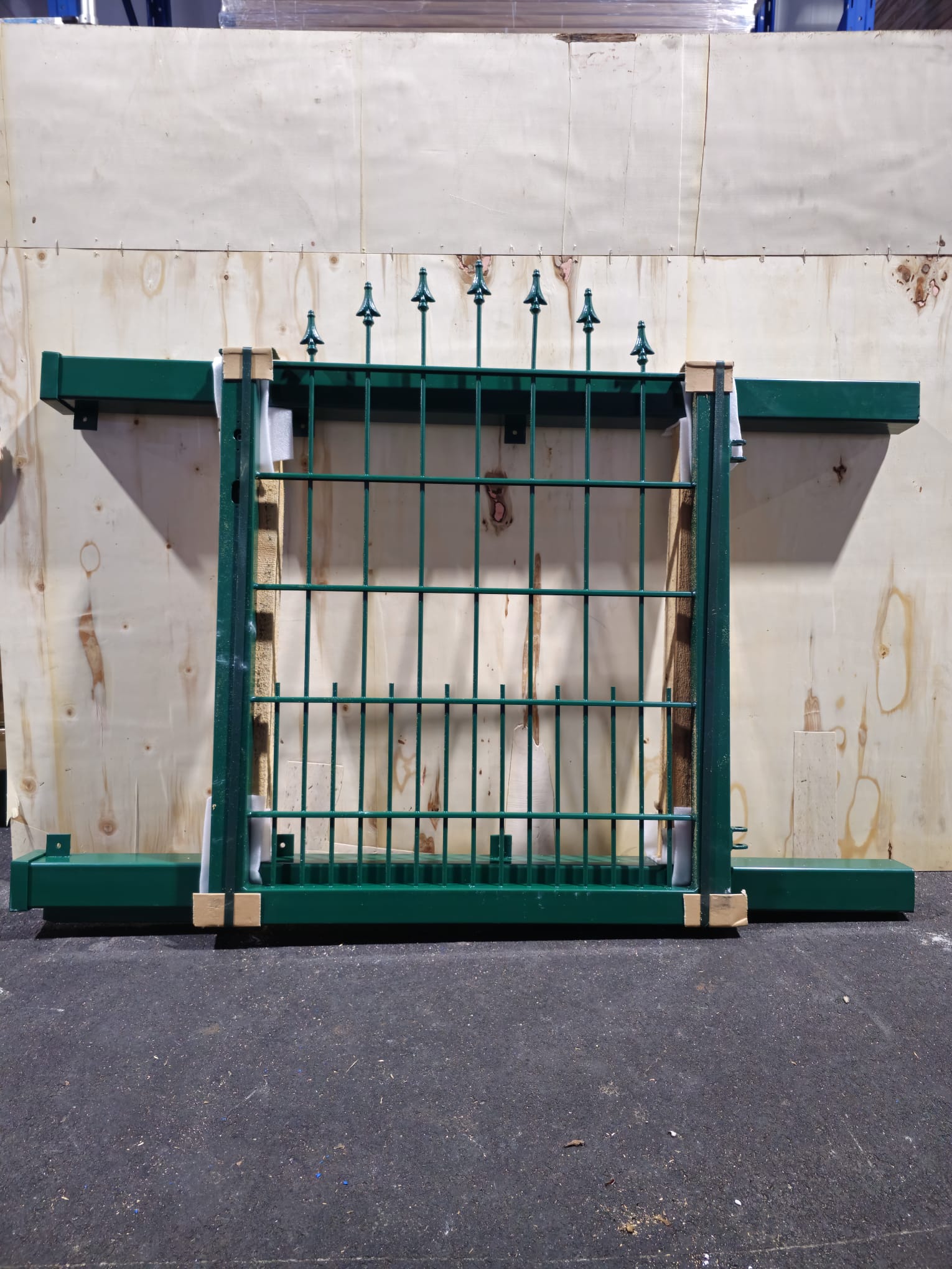 Gartentor grün dekorative Spitze 1,00 h 0,90 br.