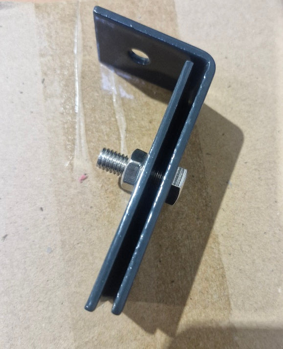 Zaunanschlusswinkel Anthrazit – stabile Verbindung für Zaunpfosten