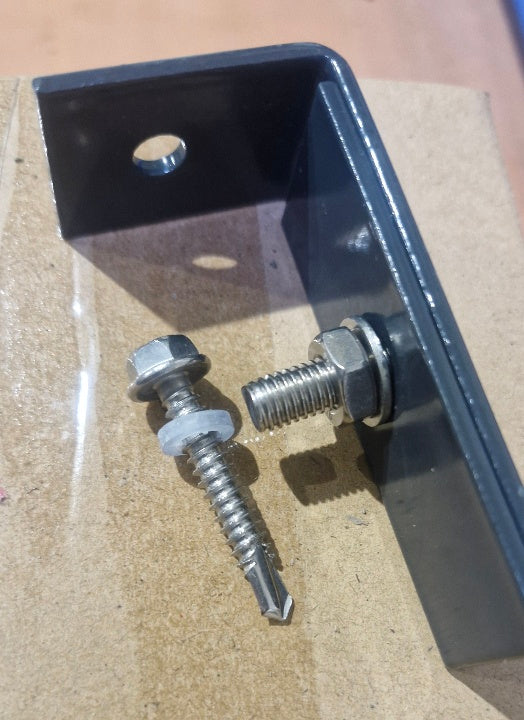 Zaunanschlusswinkel Anthrazit – stabile Verbindung für Zaunpfosten